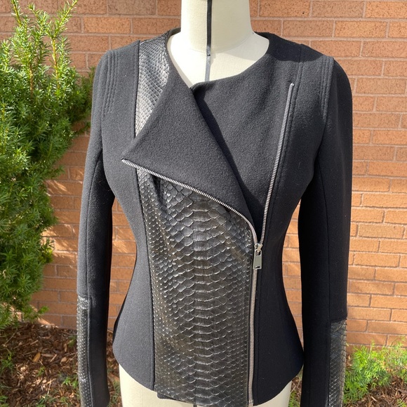 Cashmere/wool & Python Jacket. - Picture 3 of 10